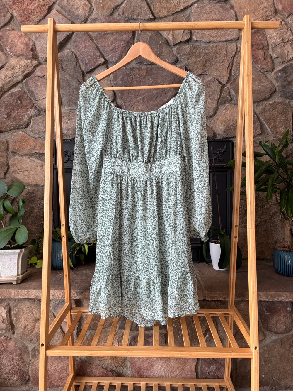 Daisy & Delilah Green Floral Midi Dress